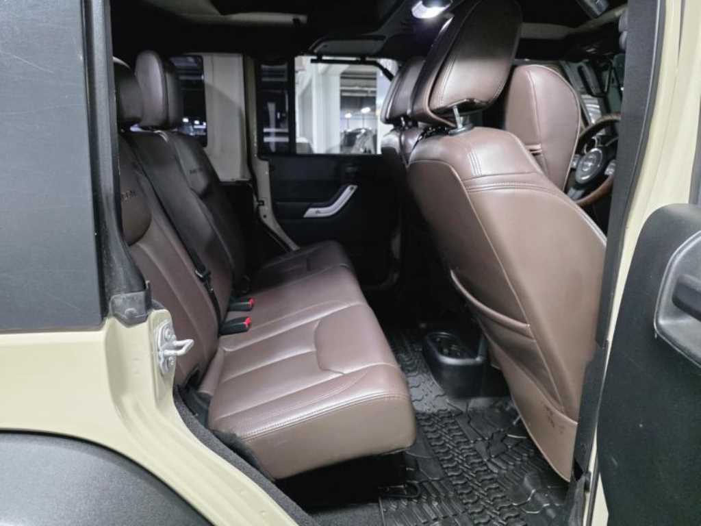 Jeep Wrangler - Vista 6