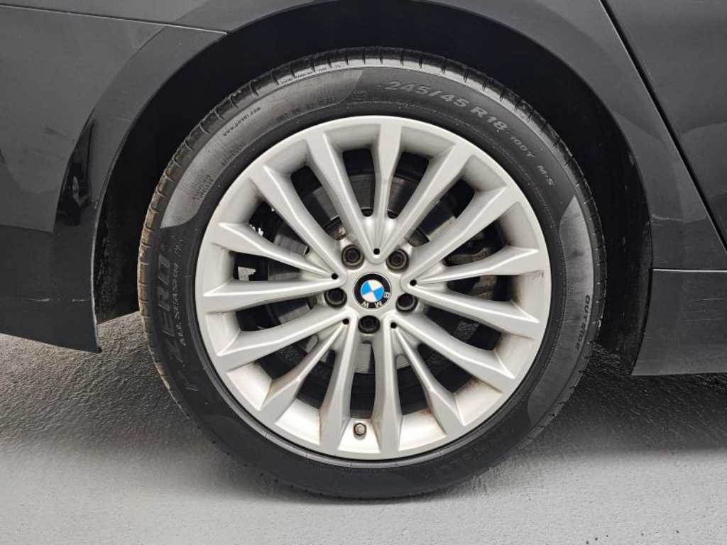 BMW 5 Series - Vista 5