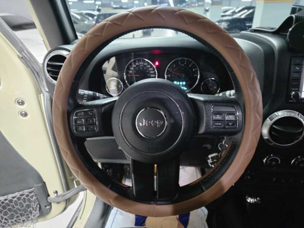 Jeep Wrangler - Vista 8