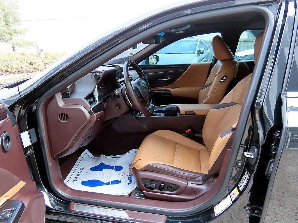 Lexus ES - Vista 5