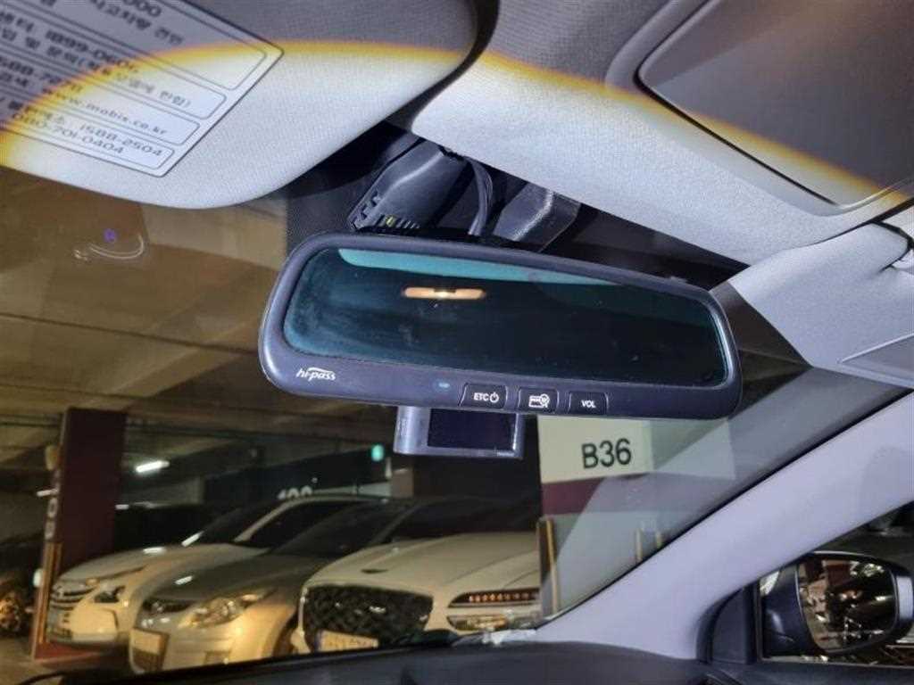 HYUNDAI Avante - Vista 10