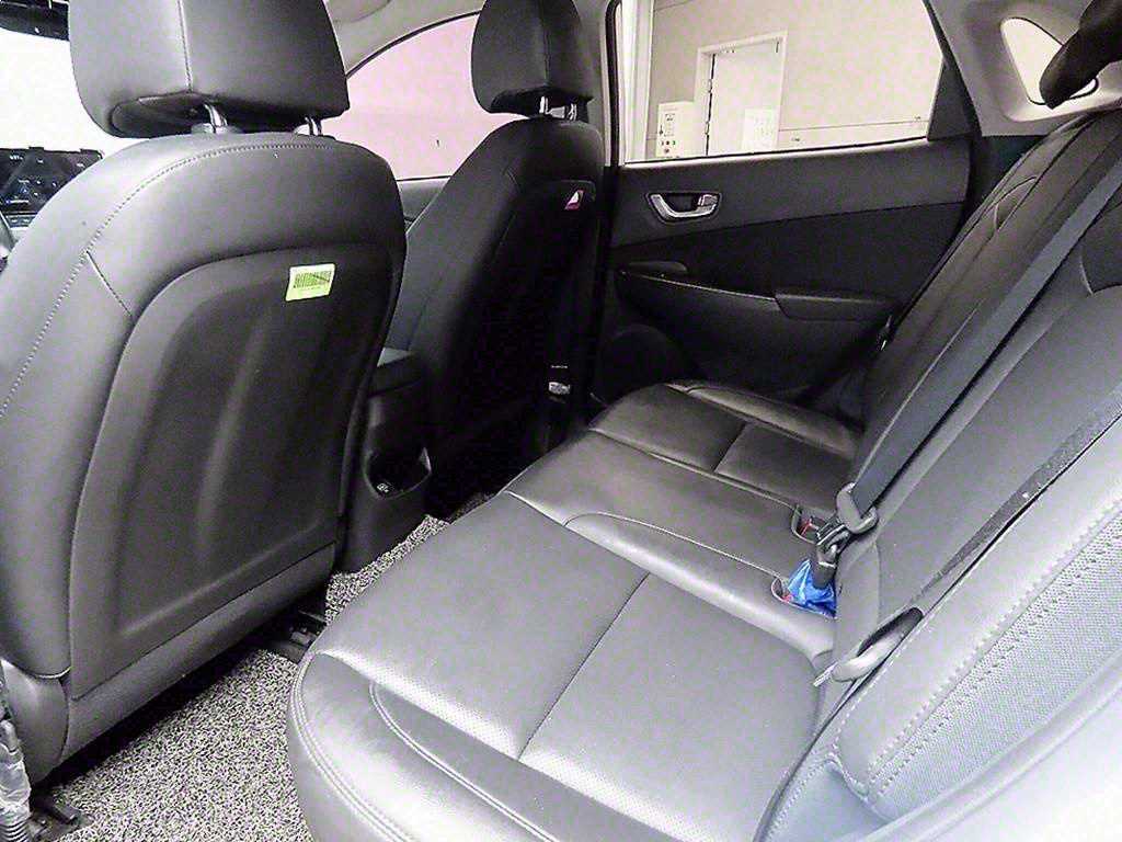 HYUNDAI Kona - Vista 6