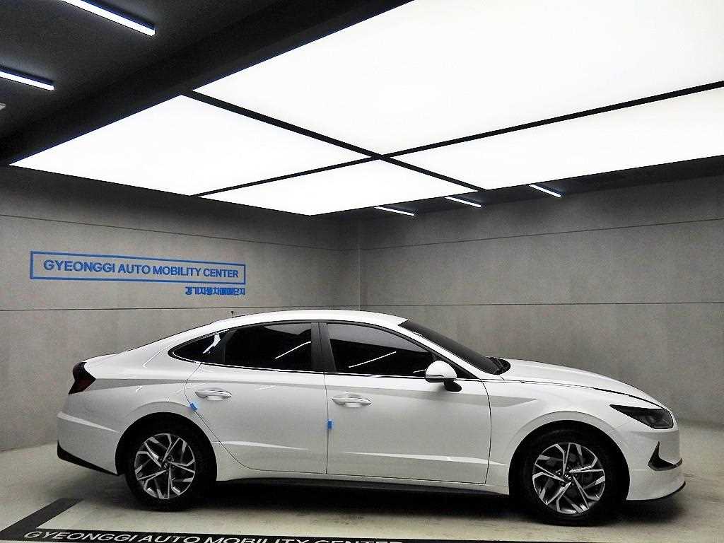 HYUNDAI Sonata - Vista 2