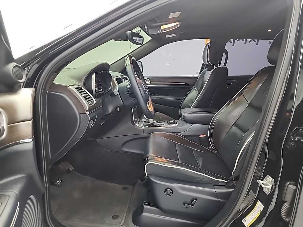 Jeep Cherokee - Vista 11