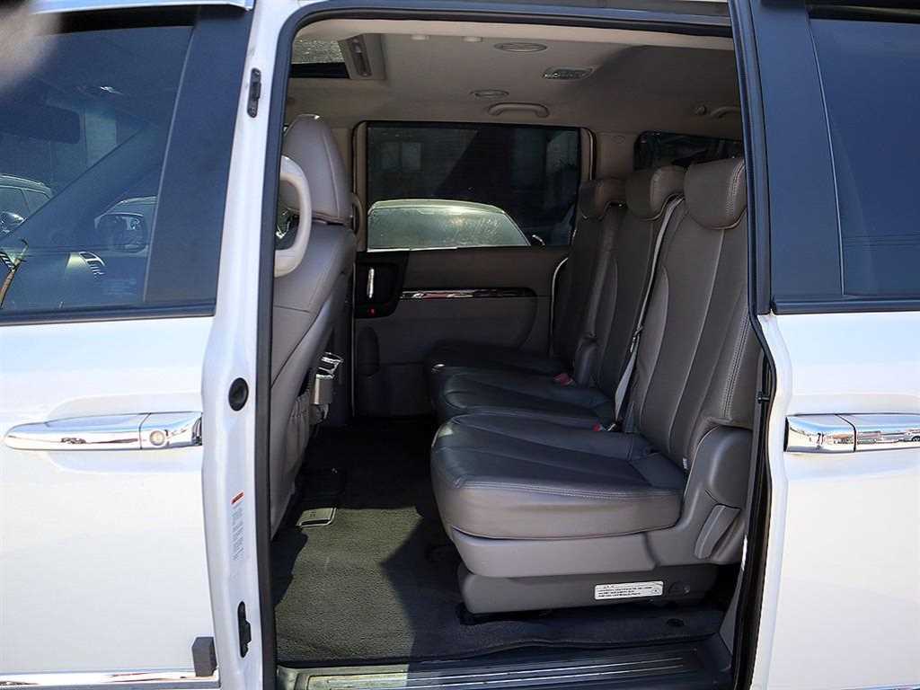 KIA Carnival - Vista 7