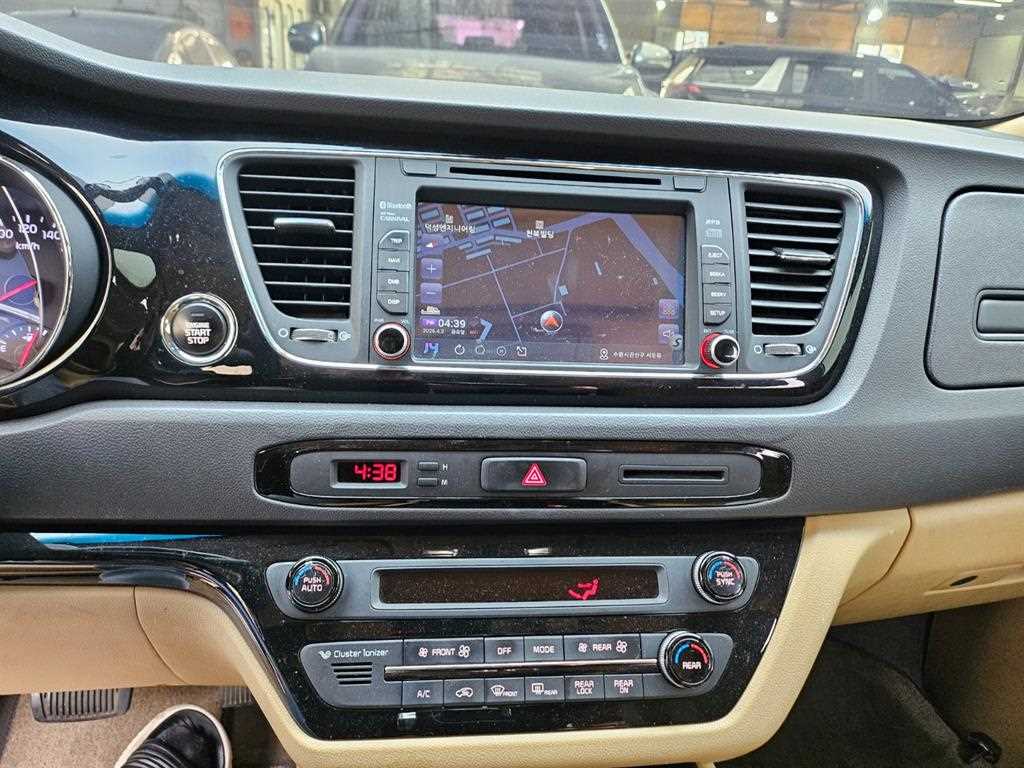 KIA Carnival 2016 Blanco - Importación desde Corea - HF Imports Iquique - Foto 15