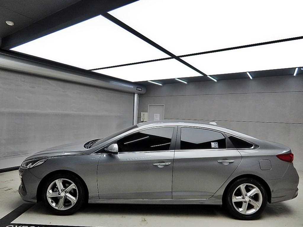 HYUNDAI Sonata - Vista 4