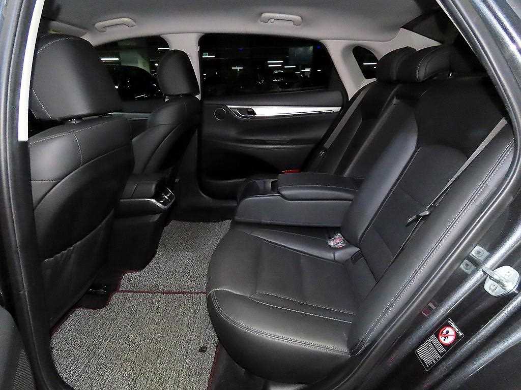 HYUNDAI Grandeur - Vista 7