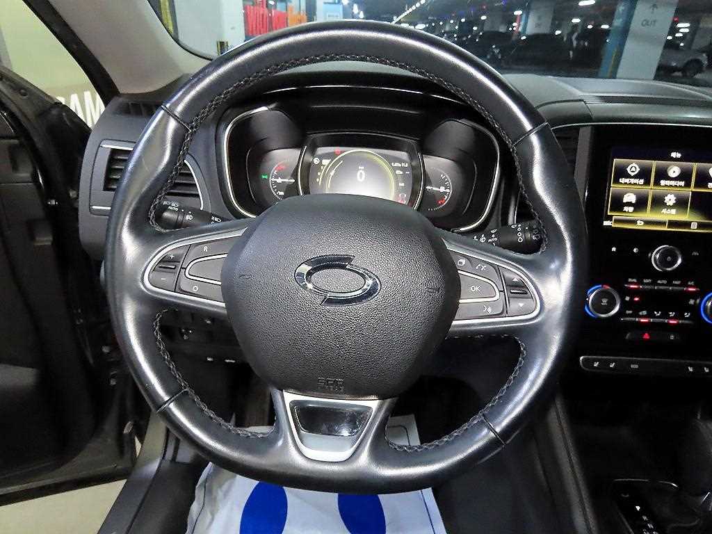 SAMSUNG QM6 - Vista 8