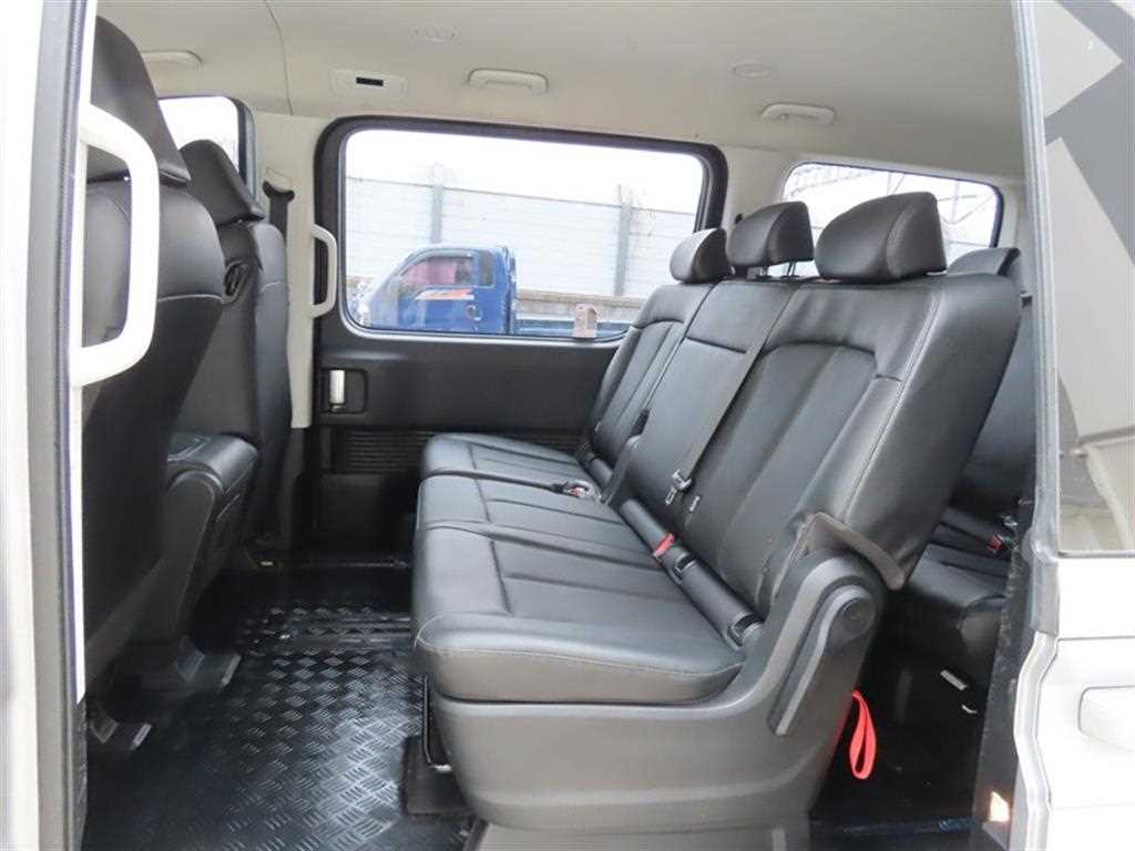 HYUNDAI Staria - Vista 8