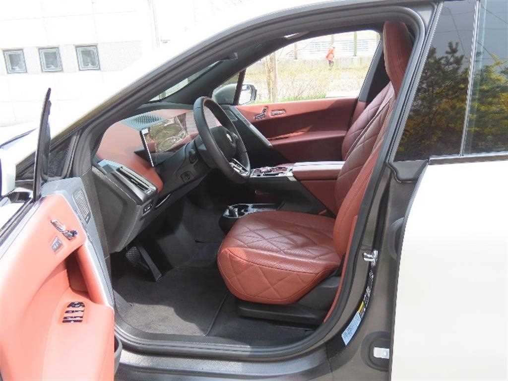 BMW iX 2024 Blanco - Importación desde Corea - HF Imports Iquique - Foto 13