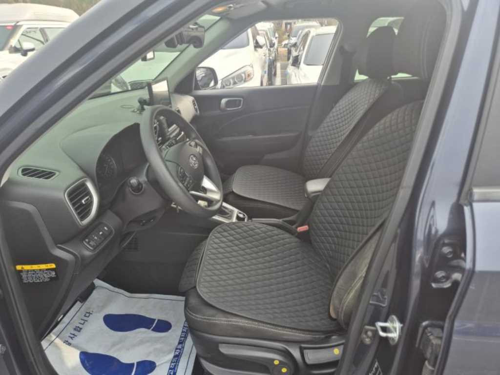 HYUNDAI Venue - Vista 10
