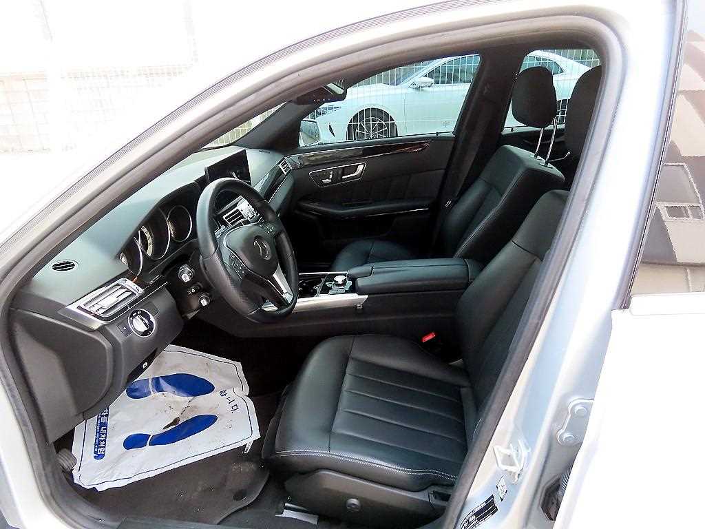 Mercedes Benz E class - Vista 5