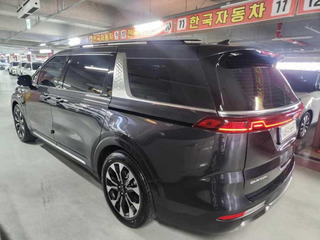 KIA Carnival - Vista 10
