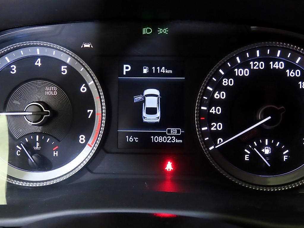 HYUNDAI Sonata - Vista 9