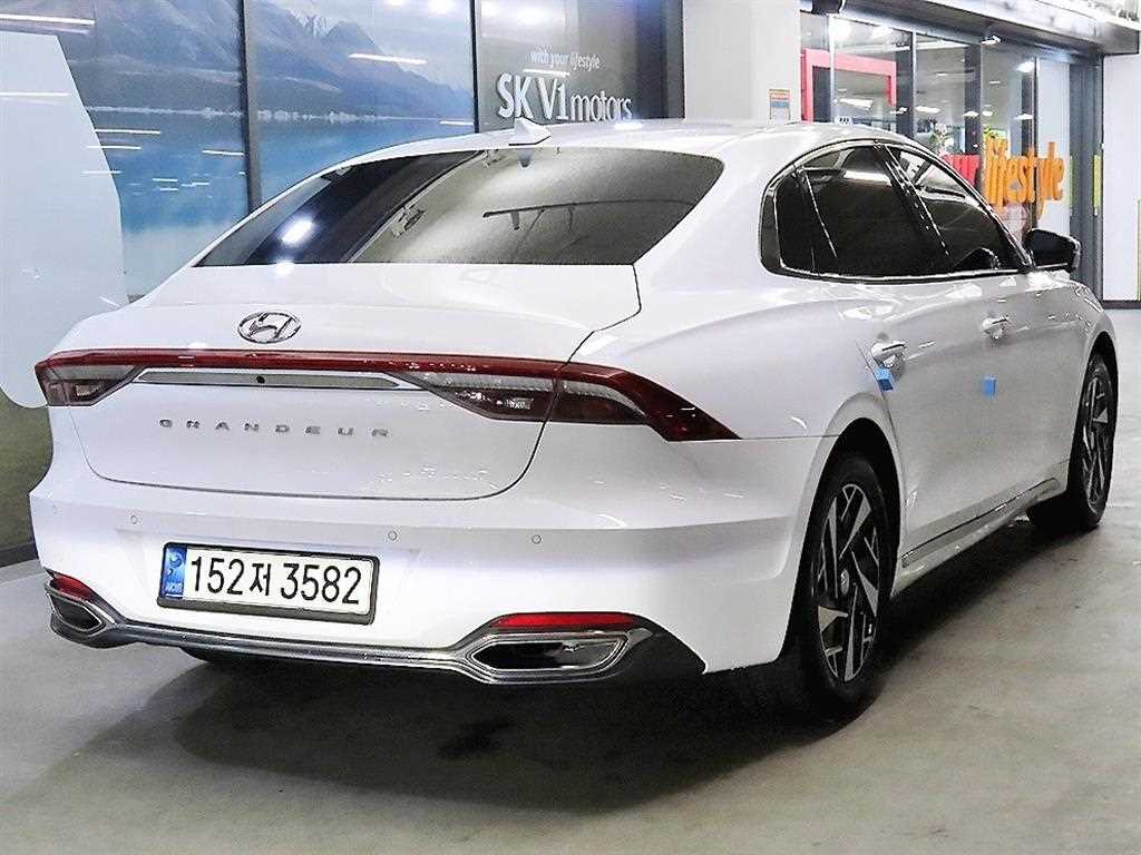 HYUNDAI Grandeur - Vista 4
