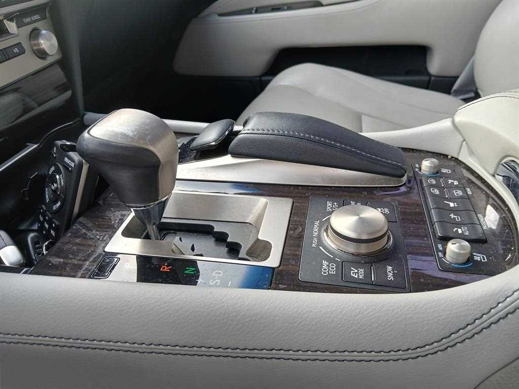 Lexus LS - Vista 5
