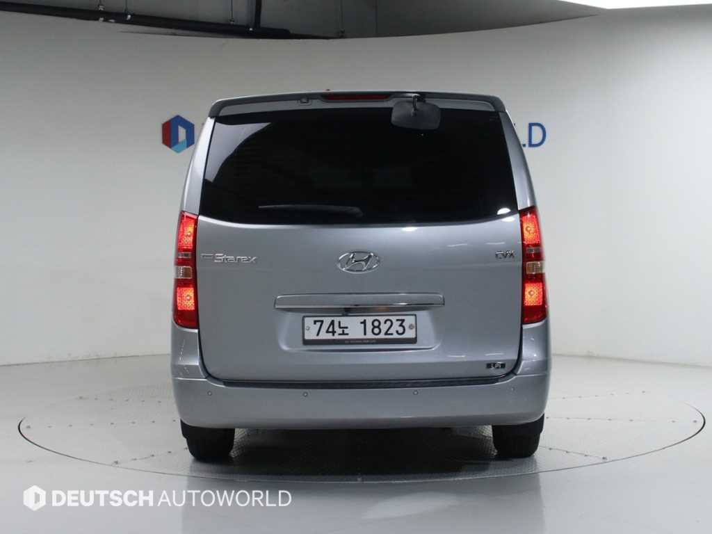 HYUNDAI Starex - Vista 4