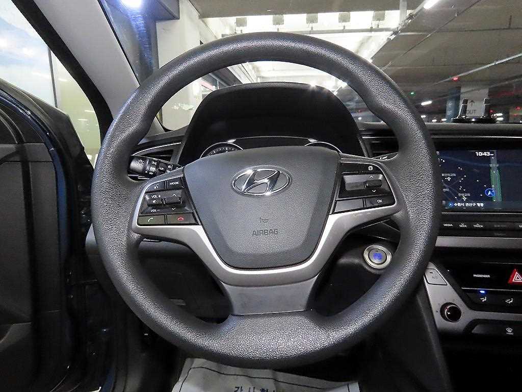 HYUNDAI Avante - Vista 8