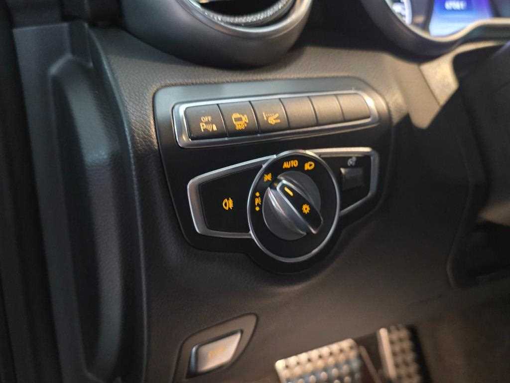 Mercedes Benz C Class 2017 Negro - Importación desde Corea - HF Imports Iquique - Foto 15