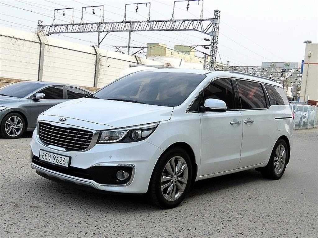 KIA Carnival - Vista 2