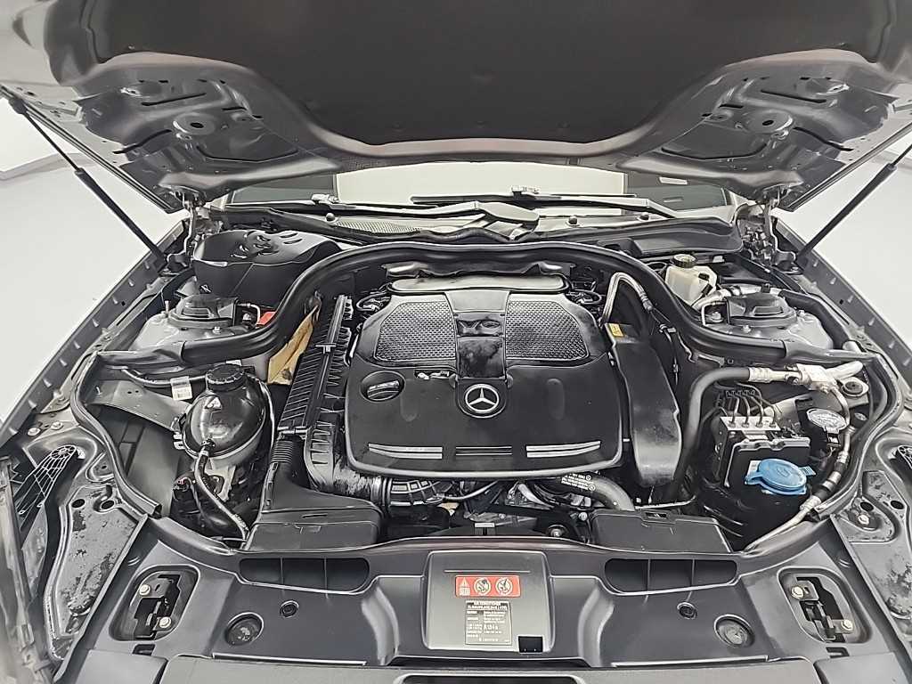 Mercedes Benz CLS Class - Vista 5