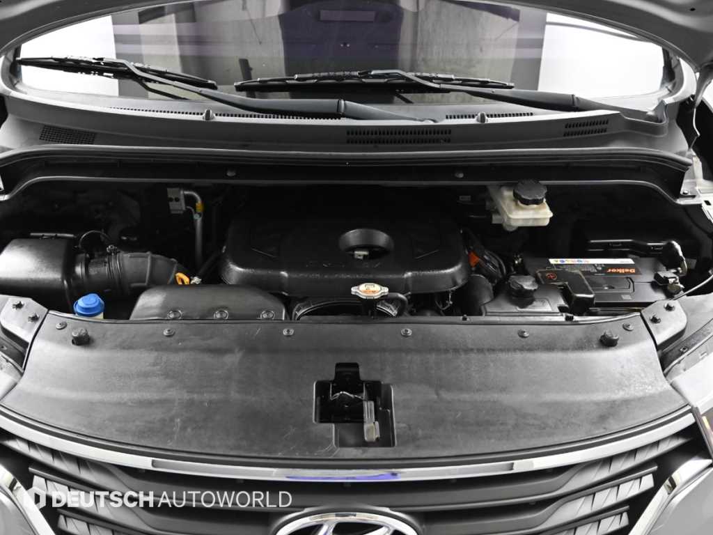 HYUNDAI Starex - Vista 6