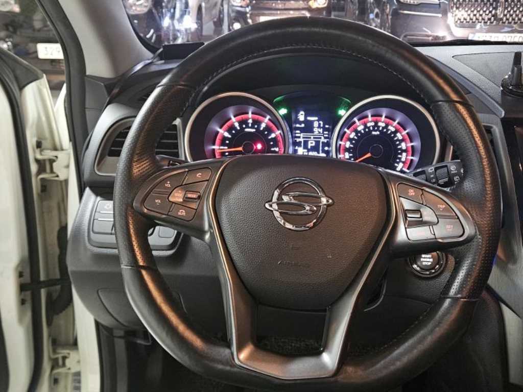 Ssangyong Tivoli - Vista 6