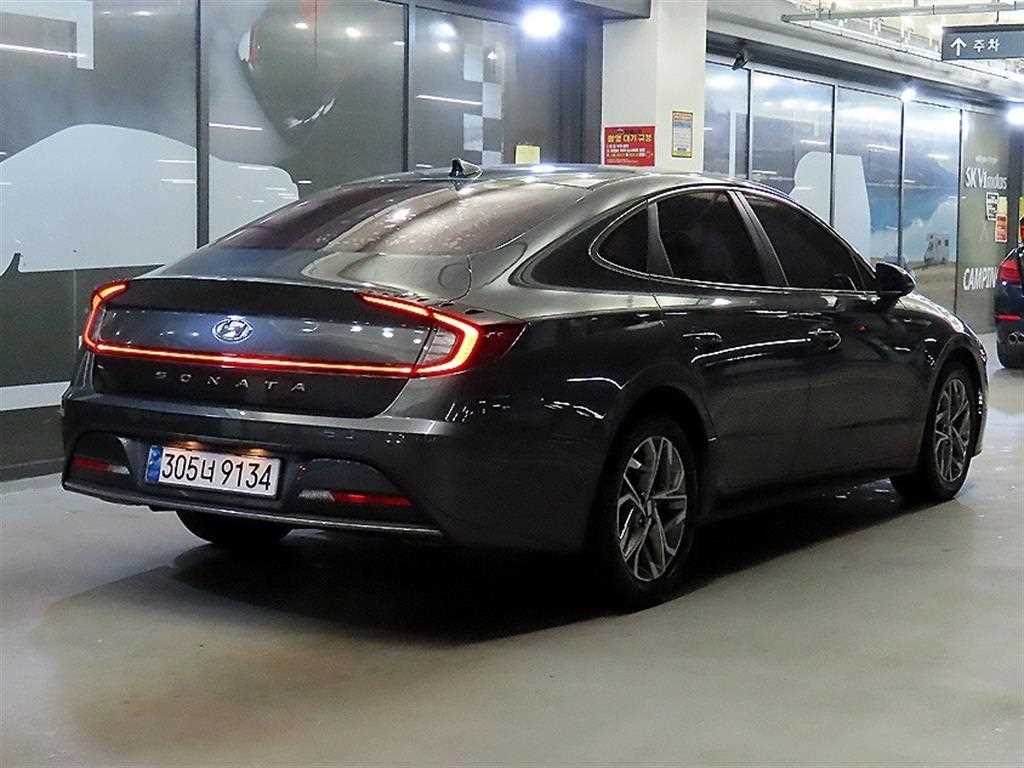 HYUNDAI Sonata - Vista 4