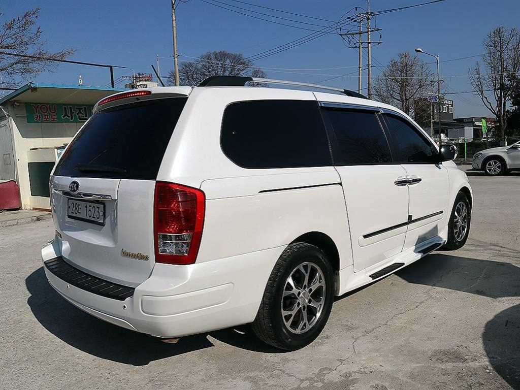 KIA Carnival - Vista 3