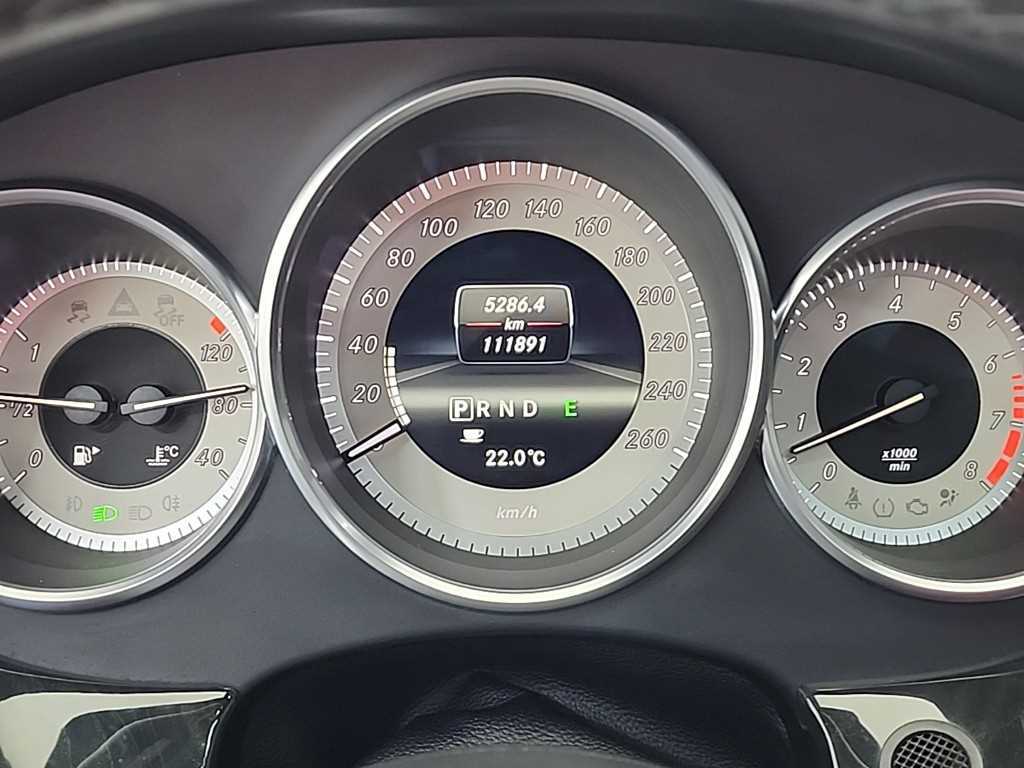 Mercedes Benz CLS Class - Vista 6