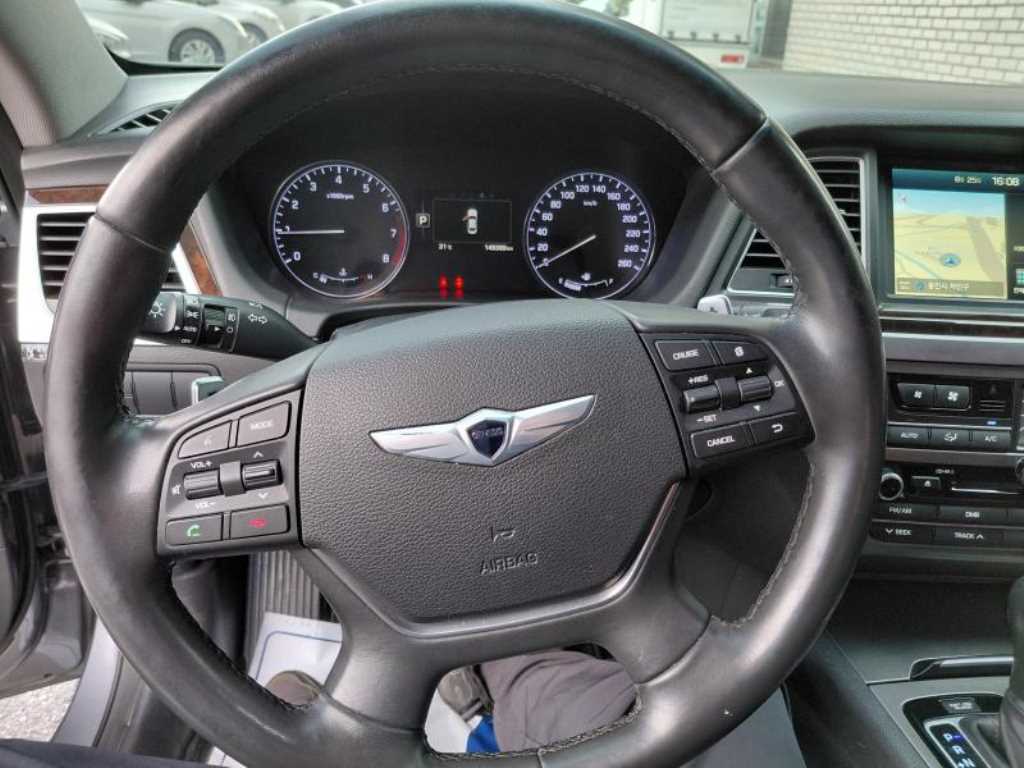 HYUNDAI Genesis - Vista 7