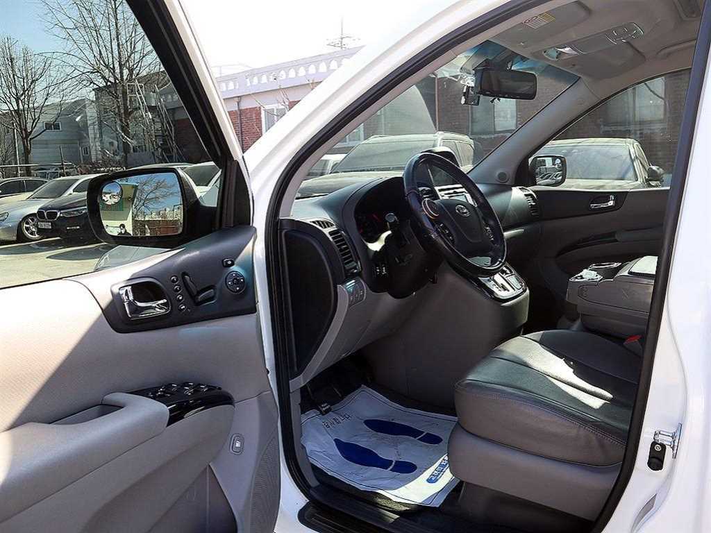 KIA Carnival - Vista 6