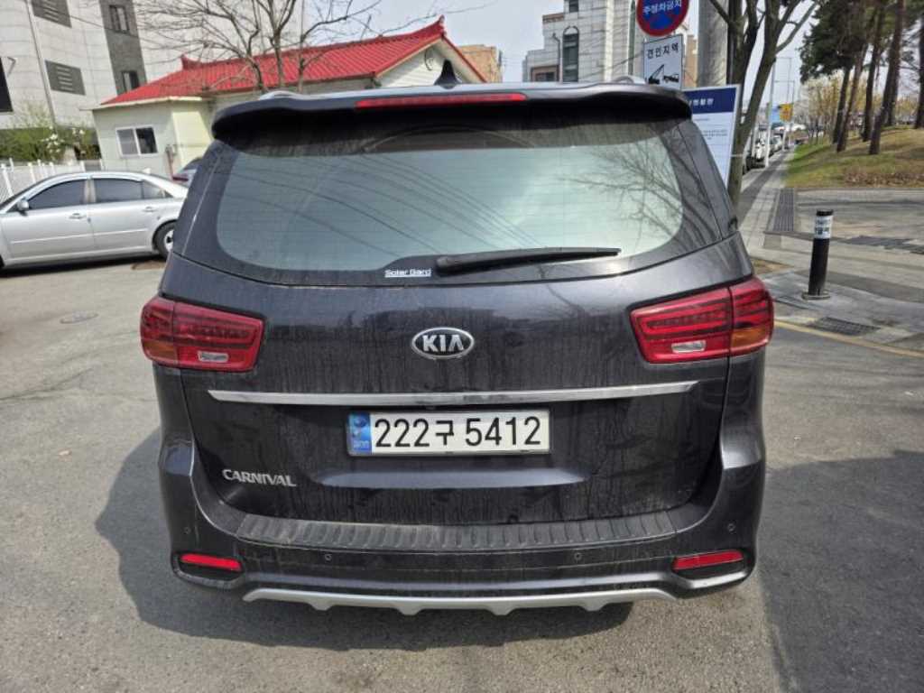 KIA Carnival - Vista 2