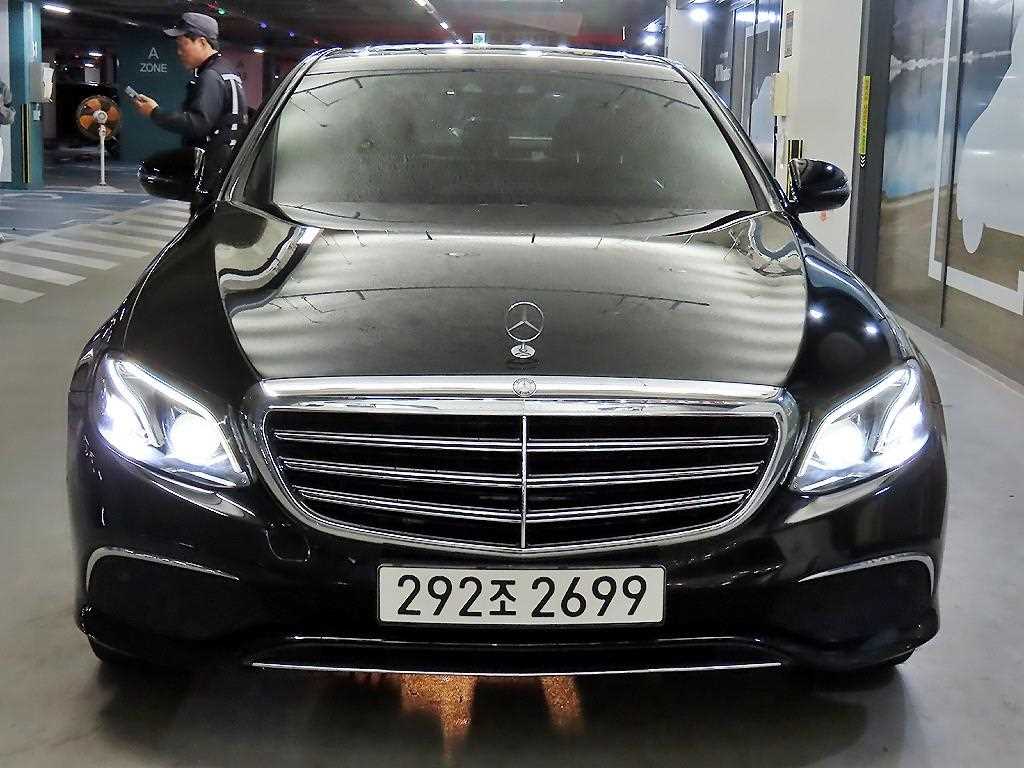 Mercedes Benz E class - Vista 2