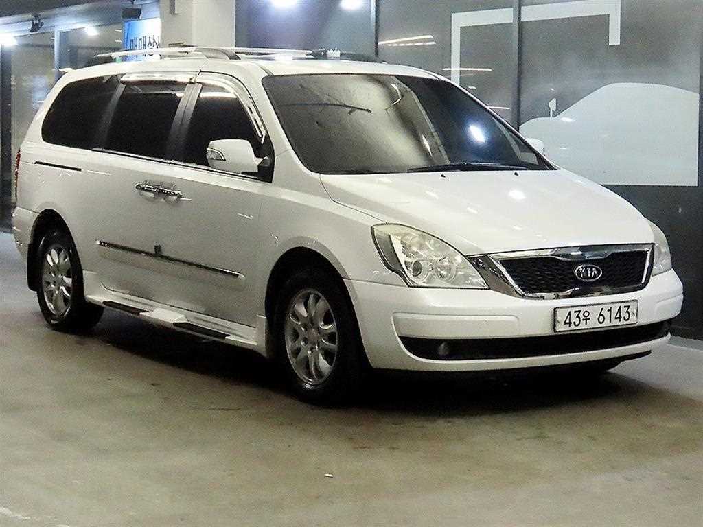KIA Carnival 2012 Blanco - Importación desde Corea - HF Imports Iquique - Foto 1