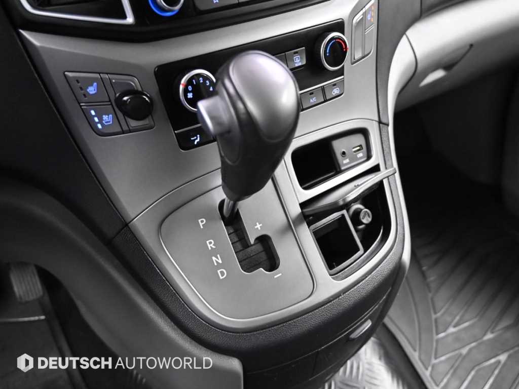 HYUNDAI Starex - Vista 9