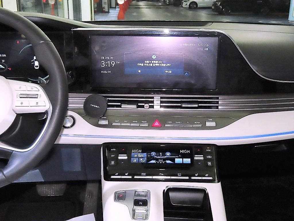 HYUNDAI Grandeur - Vista 11