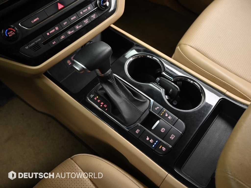 KIA Carnival - Vista 9