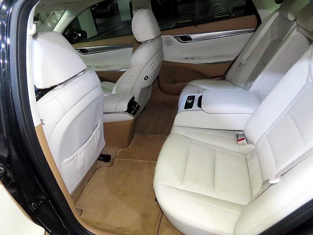 HYUNDAI Grandeur - Vista 7