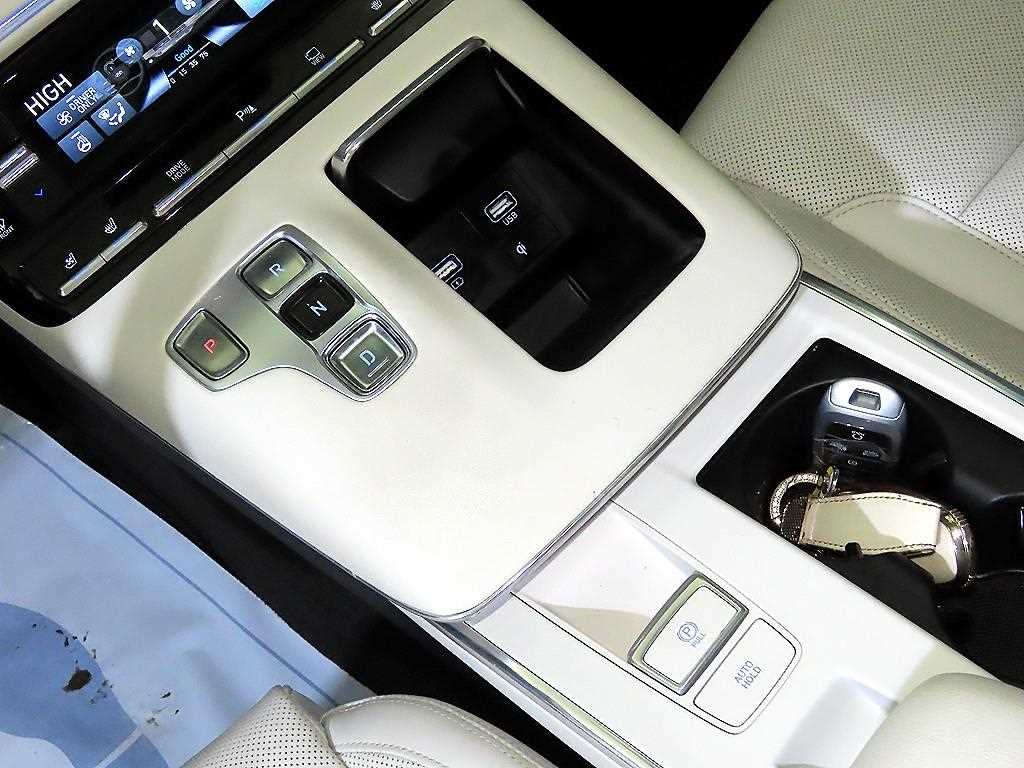 HYUNDAI Grandeur - Vista 12