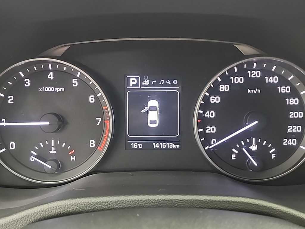 HYUNDAI Avante - Vista 6