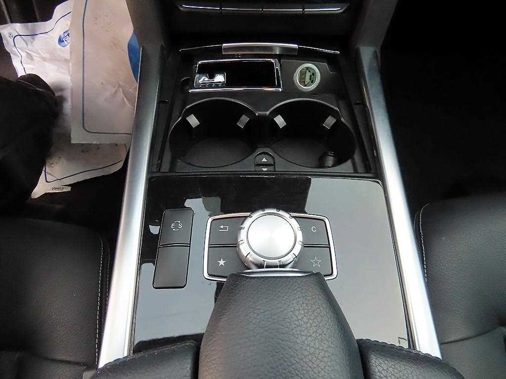 Mercedes Benz E class 2014 Plateado - Importación desde Corea - HF Imports Iquique - Foto 13