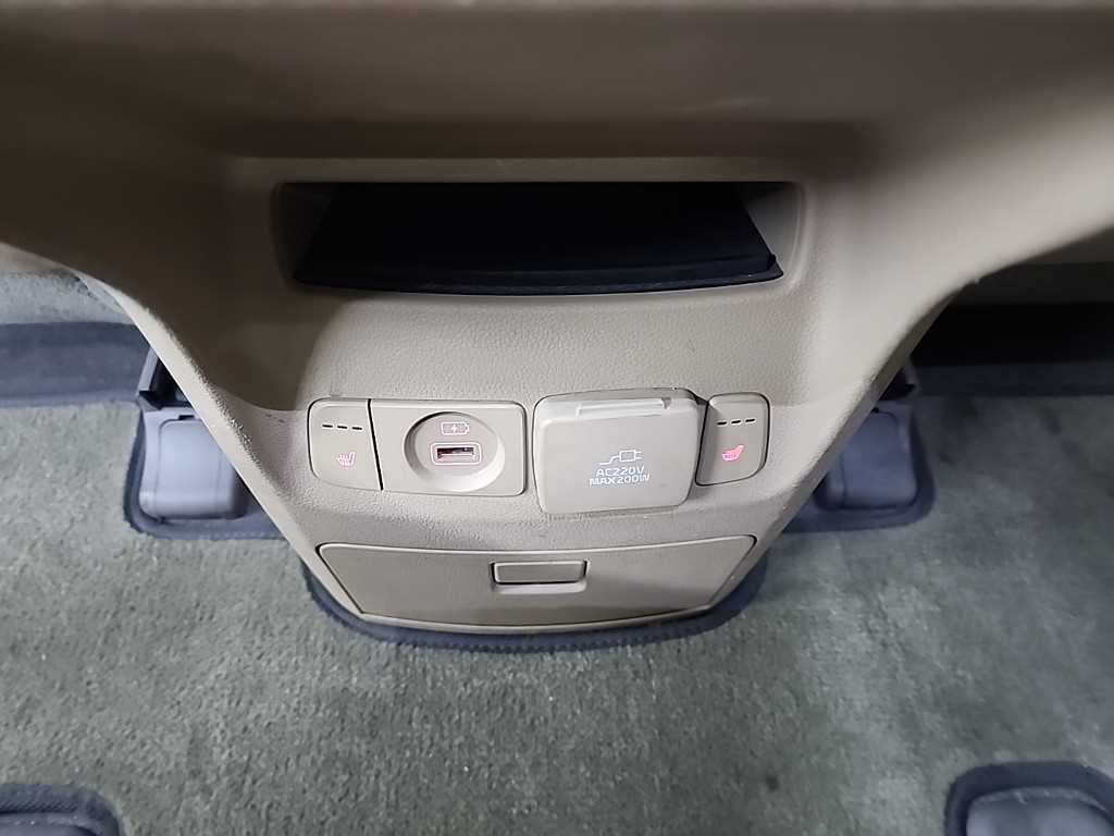 KIA Carnival - Vista 12