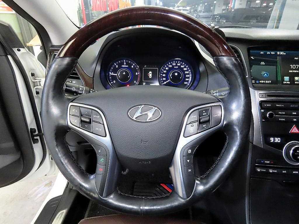 HYUNDAI Grandeur - Vista 9