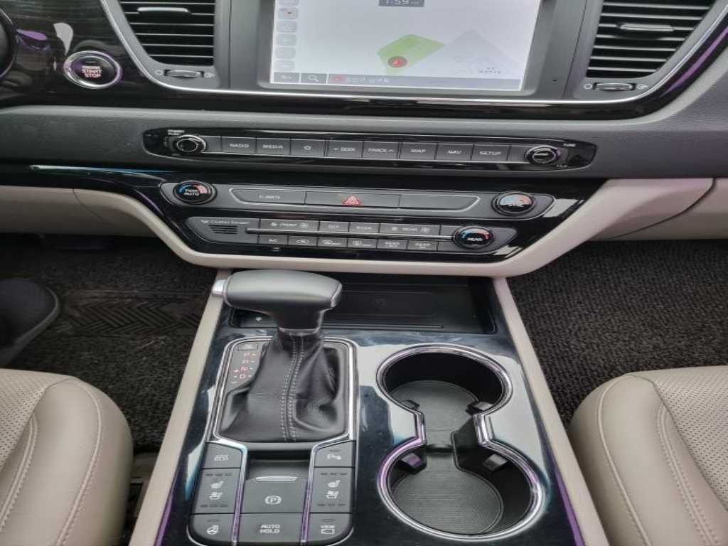 KIA Carnival - Vista 6