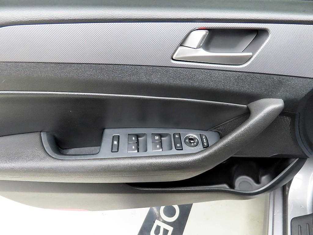 HYUNDAI Sonata - Vista 11