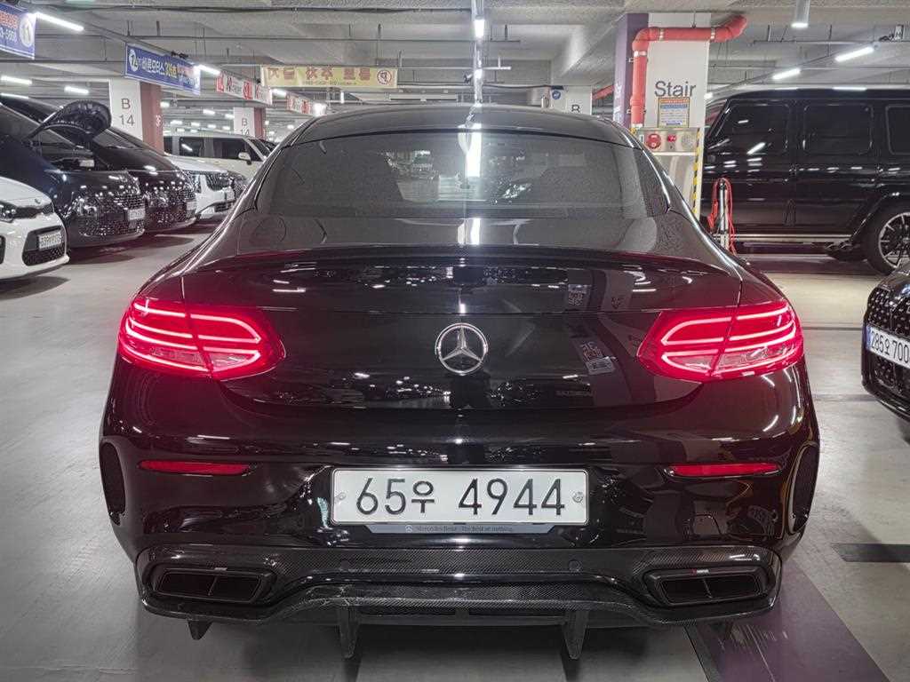 Mercedes Benz C Class - Vista 5