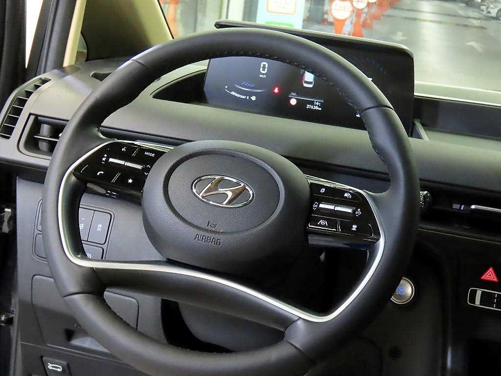 HYUNDAI Staria - Vista 8