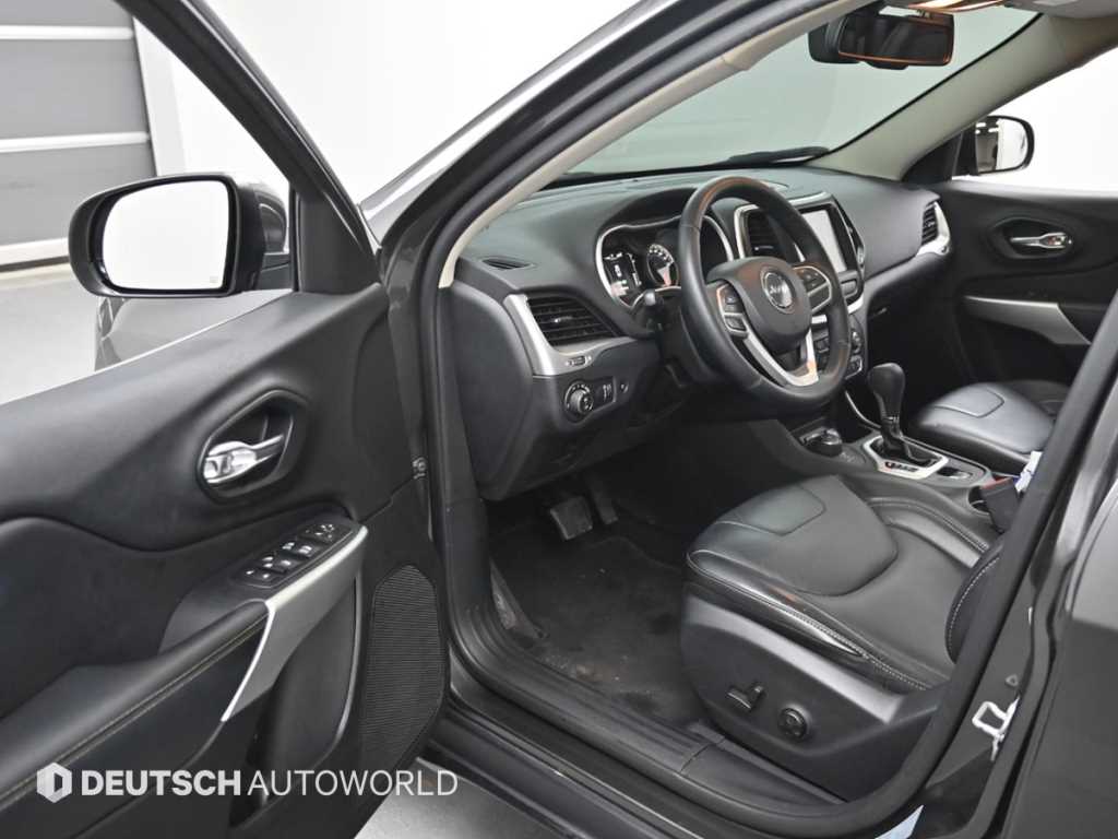 Jeep Cherokee - Vista 11